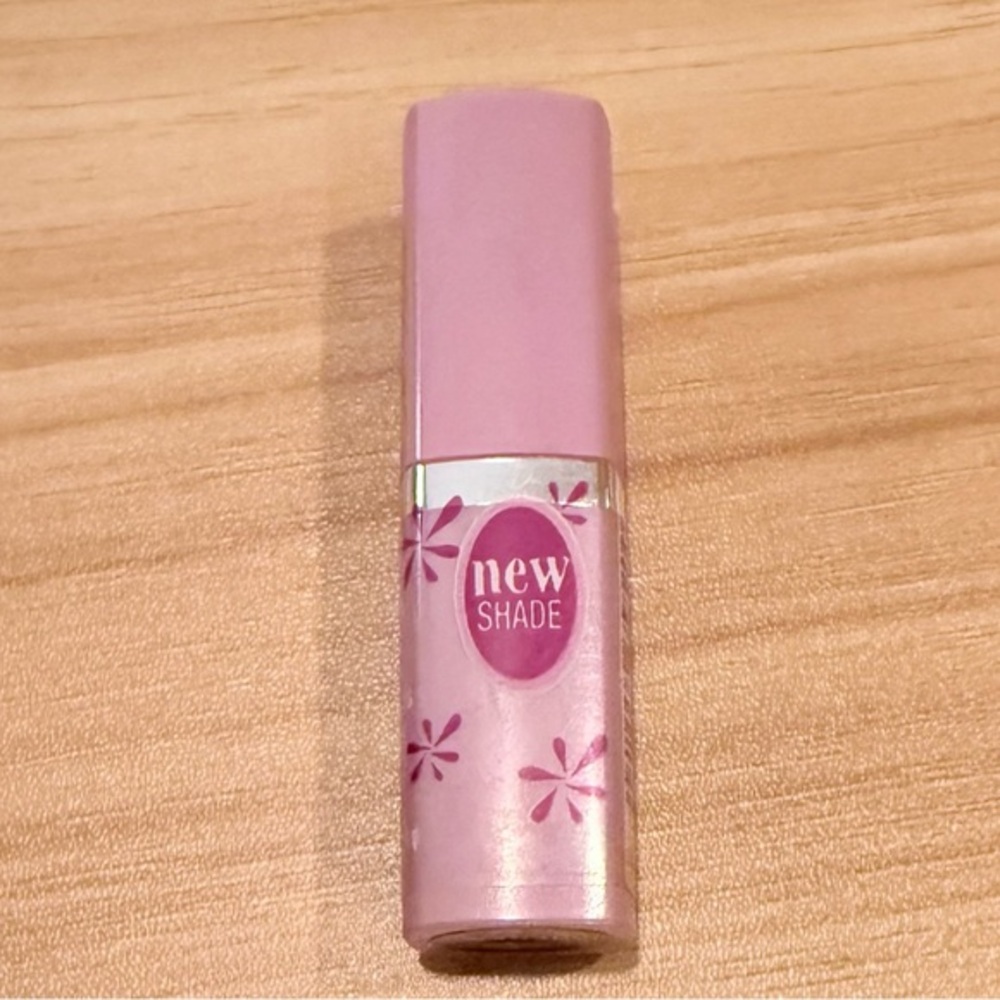 NOS Maybelline Wet Shine Cherry 🍒 Rain Lipstick